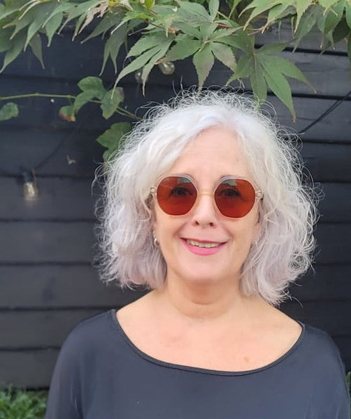 „Die kahle Stelle ist weg. Mein Friseur sieht sie nicht mehr.“ – Mirjam